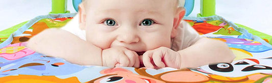 Les bienfaits de la position sur le ventre pour le développement de votre bébé - Jouetpourtous